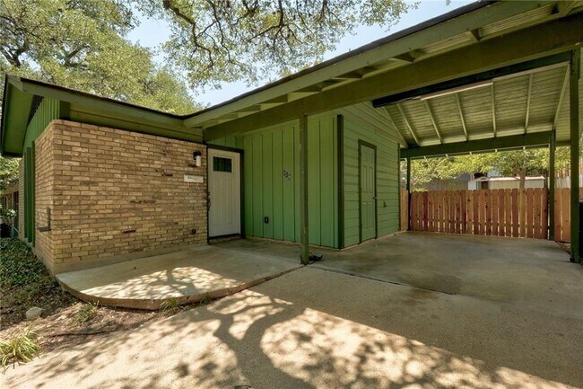 Building Photo - 119 El Paso St