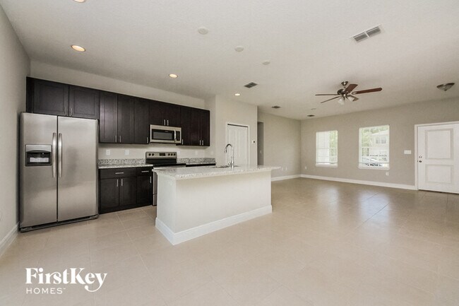 Building Photo - 448 Magpie Ct