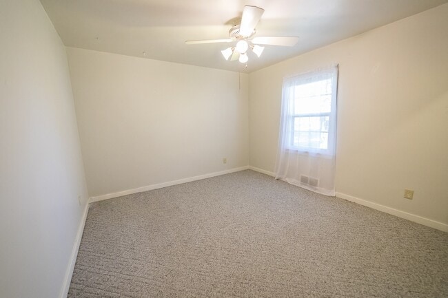 Building Photo - FOR RENT: 3 Bedroom House - Acreage