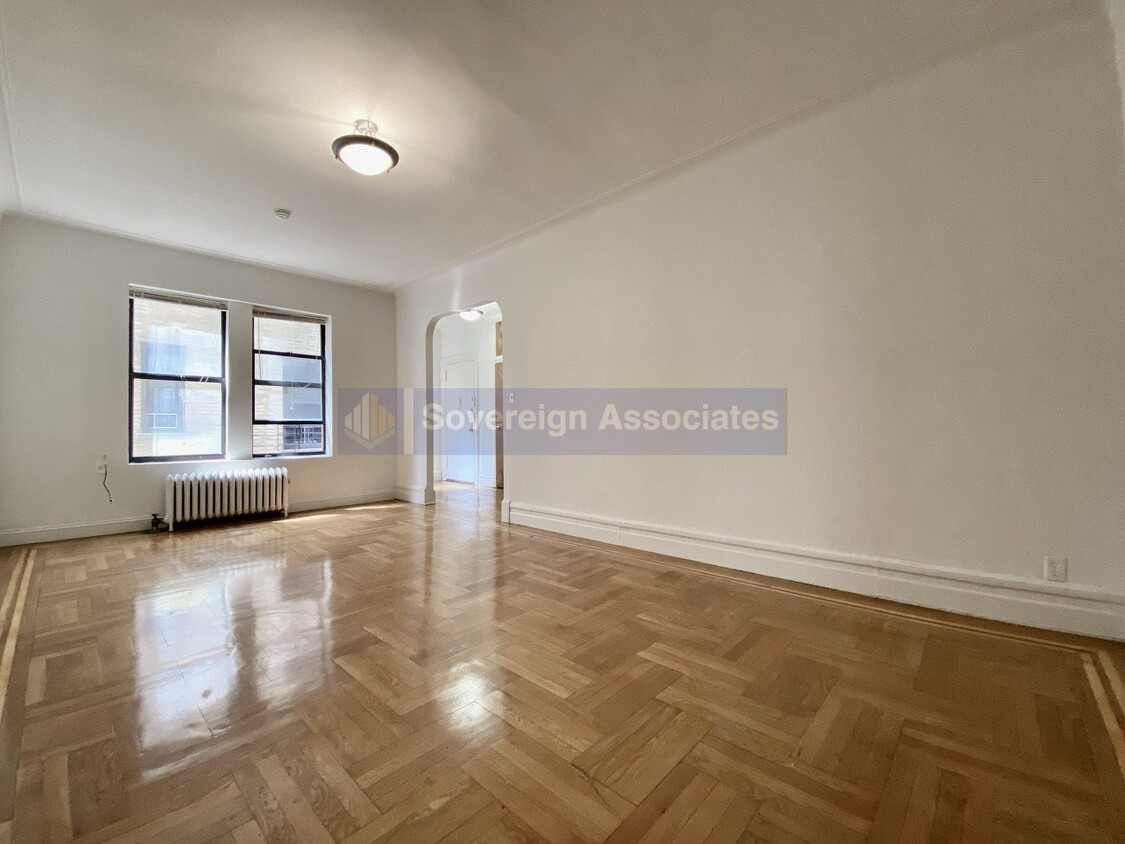 Foto principal - 664 W 163rd St