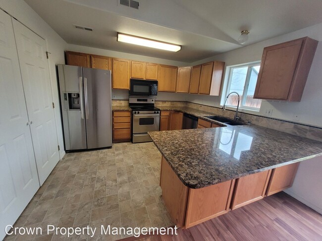 Building Photo - 3 br, 2 bath House - 4876 Mount Adams View...