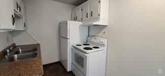 Building Photo - 625 9th St N