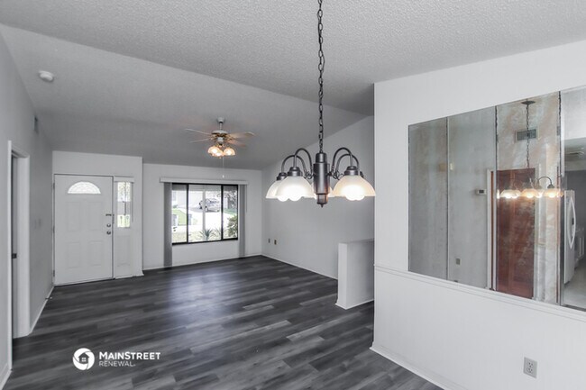 Foto del edificio - 490 Carpenter Ave NW