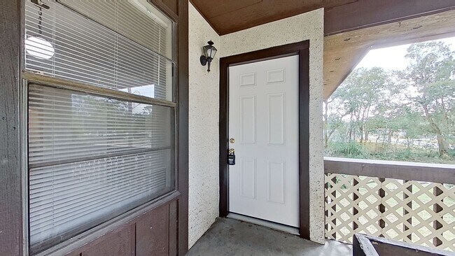 Foto del edificio - Beautiful Upstairs 2 bedroom 1 1/2 bath Ap...
