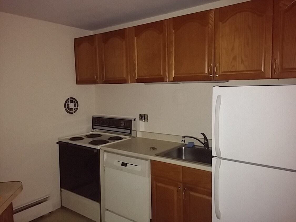 61 Prospect St Unit D, Glastonbury, CT 06033 Apartments in