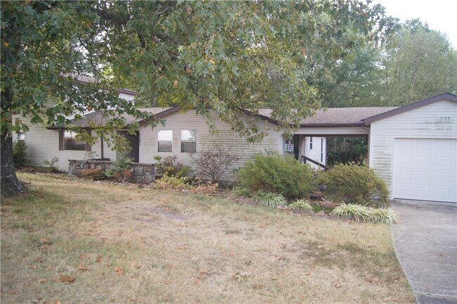 Building Photo - 3103 Chapman Ave