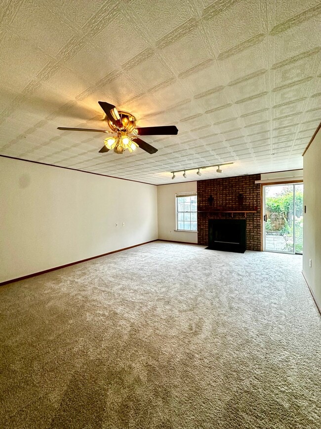 Building Photo - 2558 Ambling Cir