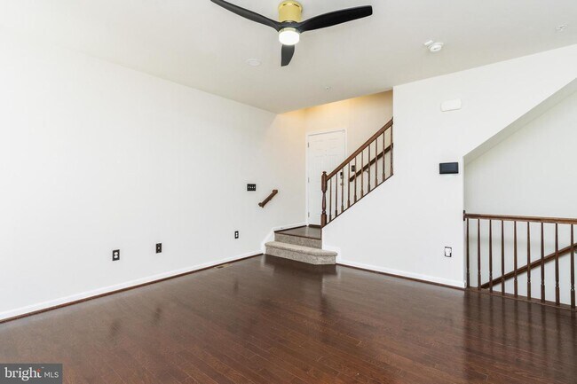 Building Photo - 6192 Murray Terrace