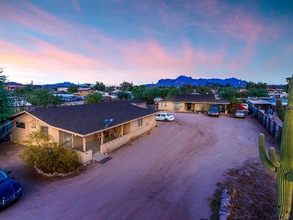 Building Photo - 225 S Grand Dr