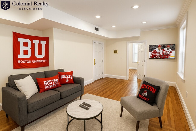 Building Photo - 73 Thatcher St