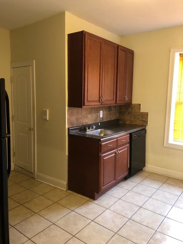 Primary Photo - 34 Clifton Pl