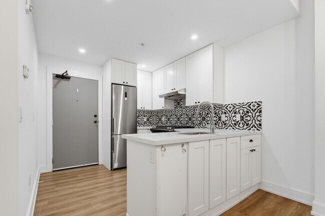 Photo du bâtiment - Trendy Unit with In Suite Laundry Durand