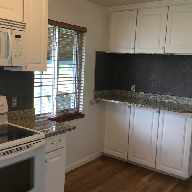 Foto del edificio - 3218 S Holly St