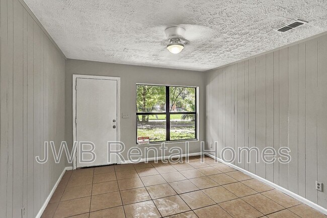 Foto del edificio - 9269 Sibbald Rd