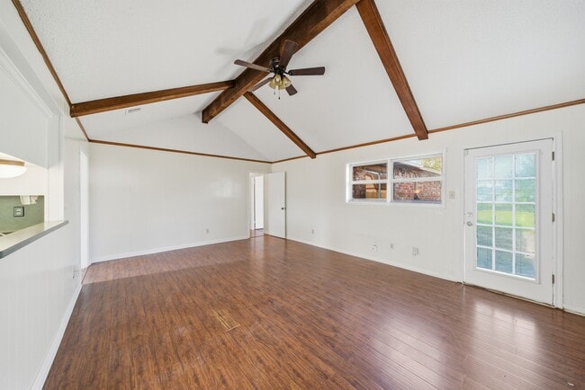 Foto del edificio - 122 White Cedar St