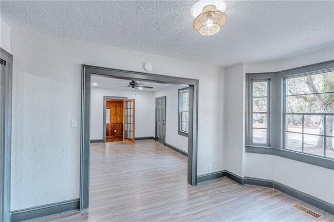 Building Photo - 561 Tuttle Ave