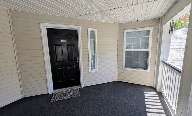 Foto del edificio - Bothell / Woodinville 2 Bedroom Townhome with Den and AIR-CONDITIONING