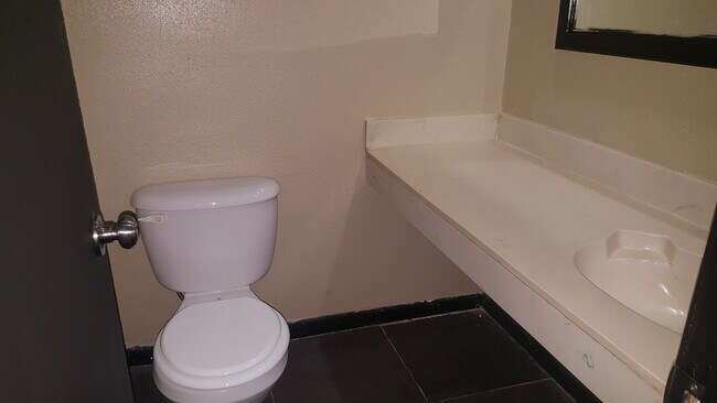 Foto del edificio - 657 Watson St