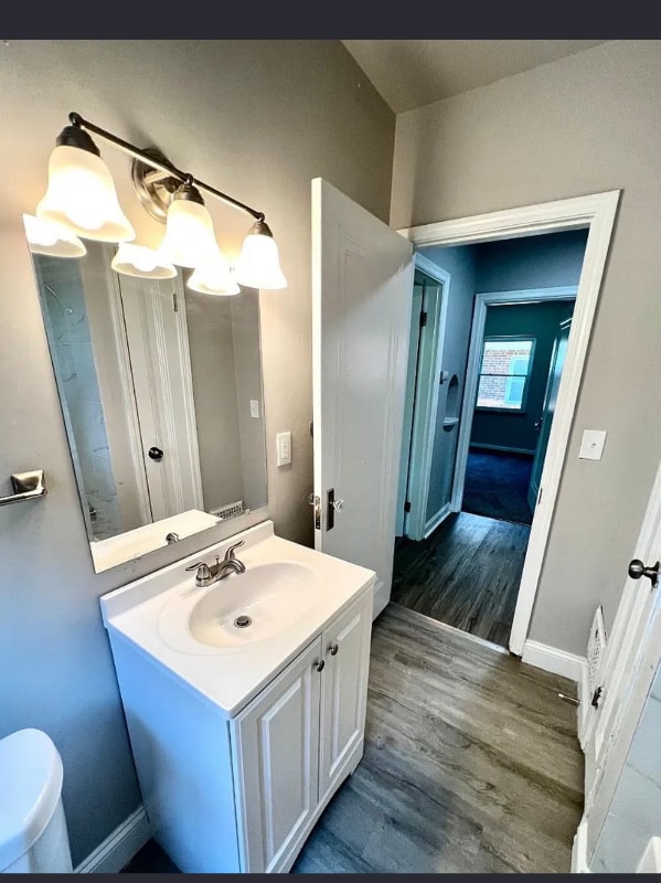 Building Photo - 5323 Laconia Ave