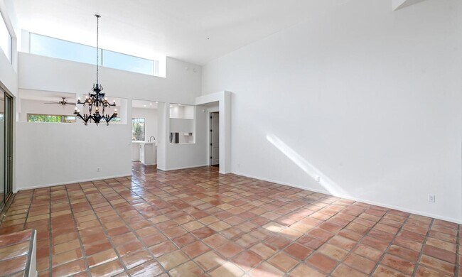 Foto del edificio - 6711 E Camelback Rd