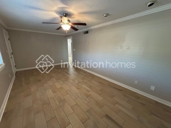 Building Photo - 4206 W Carol Ave