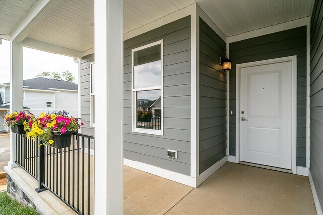 Building Photo - 1536 Crownpoint Dr