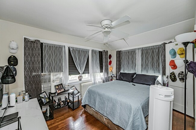 Building Photo - 1022 W 48th St