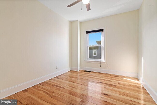 Foto del edificio - 2738 Poplar St