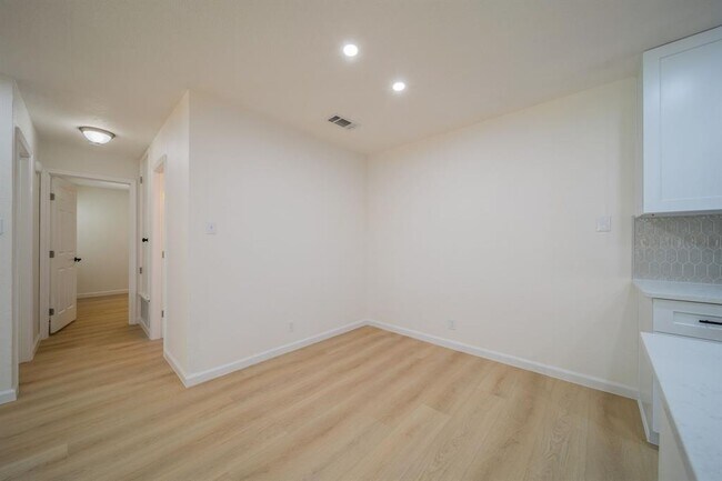 Building Photo - 5005 Cape Verde Cove