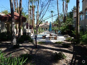 Building Photo - 3145 E Flamingo Rd