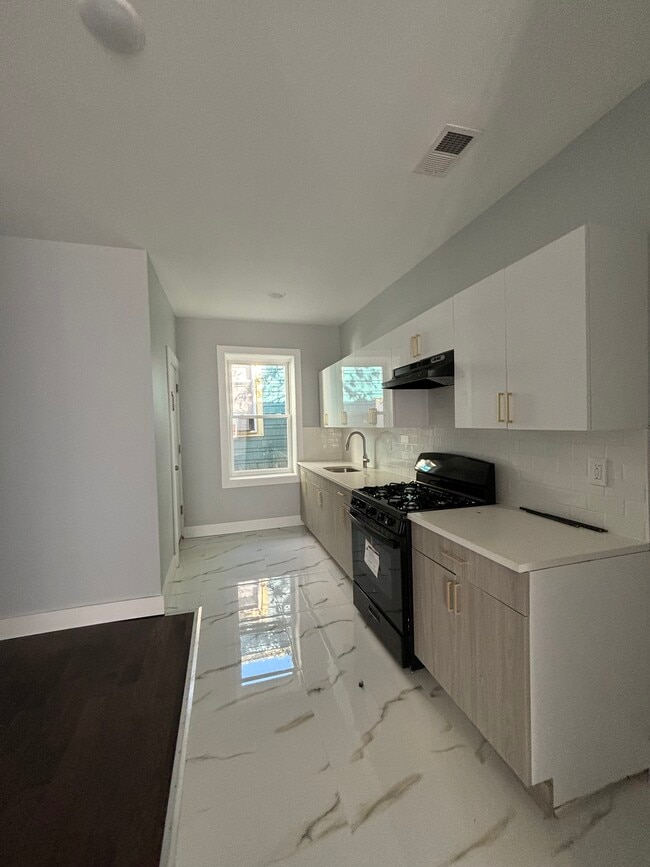 308 Renner Ave 3 - 304-306 Renner Ave