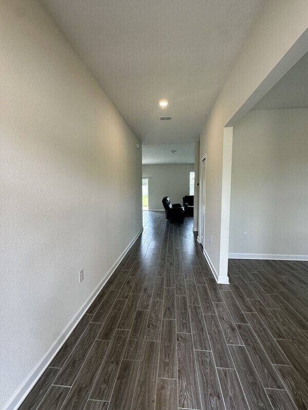 Building Photo - 1616 Oak Blossom Dr