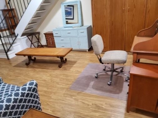 Living Room/Murphy Bed - 1827 Greenfield Ave