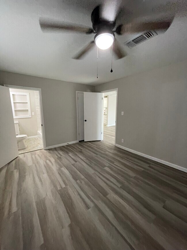 Foto del edificio - 1501 S Alice Ave