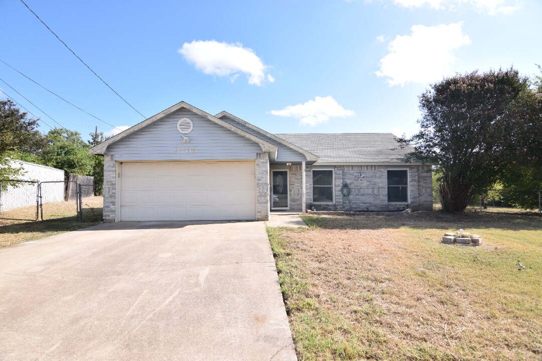 Foto principal - 3703 Saratoga Ave