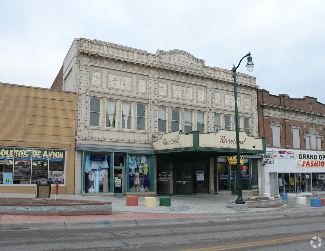 Roseland Theatre Apartments in Omaha, NE