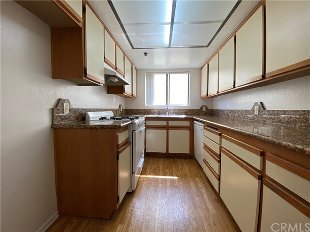 Foto del edificio - 987 E Del Mar Blvd
