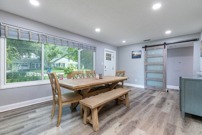 Foto del edificio - Virginia Park Gem, Renovated 3 Bed, 2 Car Garage, Large Private Backyard