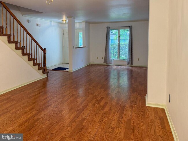 Foto del edificio - 4732 Weatherhill Dr