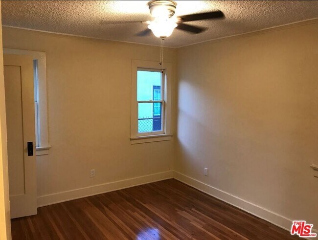 Foto del edificio - 3615 Edenhurst Ave