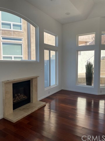 Building Photo - 553 Emerald Bay