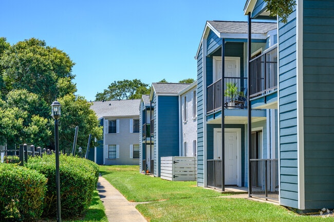 Building Photo - The Emory