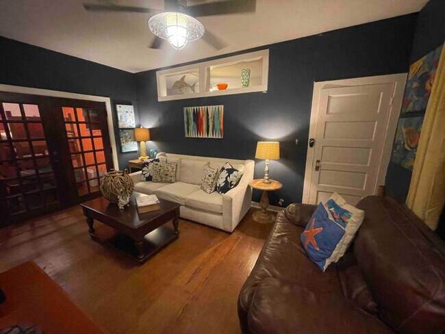 Building Photo - 2521 Avenue Q