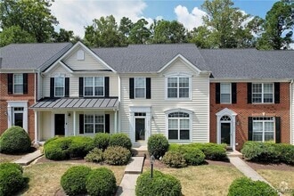 Building Photo - 444 Kingscote Ln