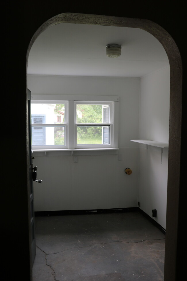 Building Photo - 309 Arcade