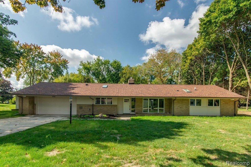 Primary Photo - 2800 Acorn Rd