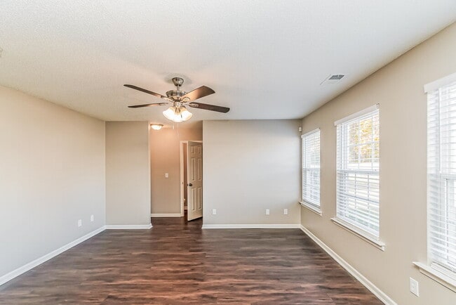 Building Photo - 5819 Finestra Way