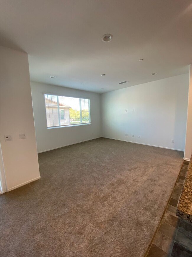 Foto del edificio - Like New 2 Bed 2 Bath Condo in Temecula