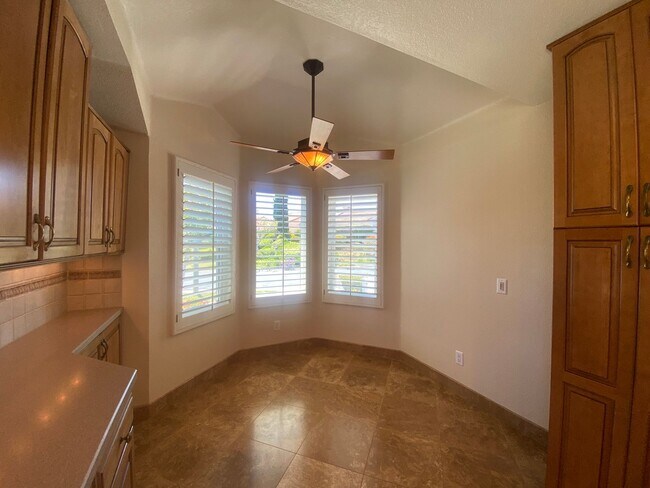 Building Photo - 2 Bedroom, 2 Bath Home with Golf Course View!