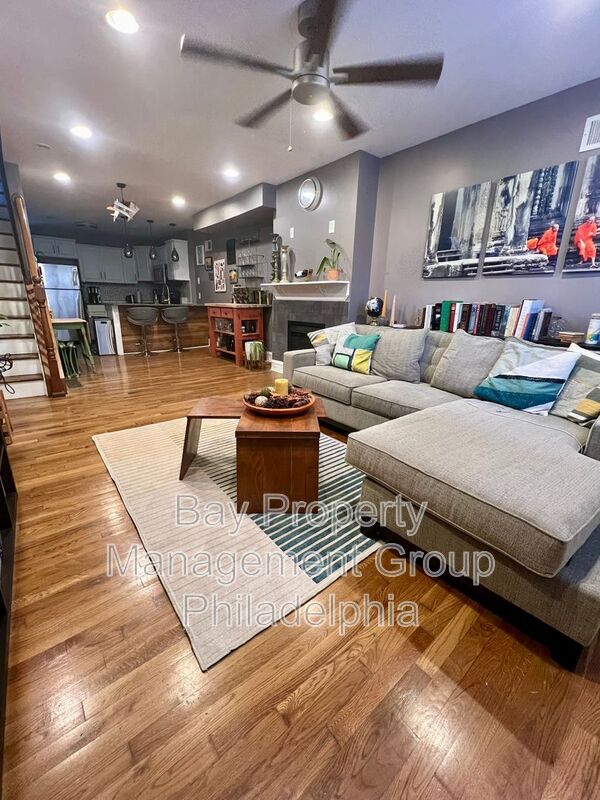 Foto del edificio - 2112 Titan St